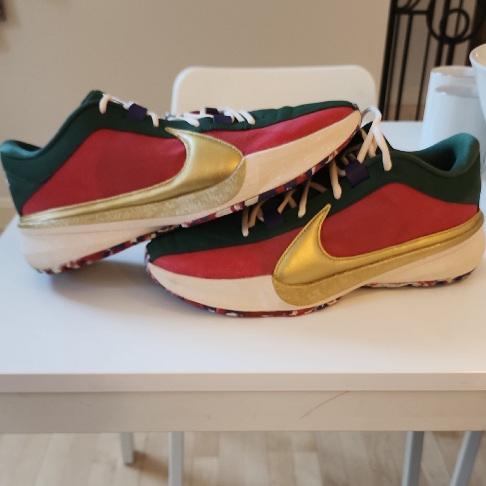 Nike Gold and Red Sneakers - Picture 6 of 8